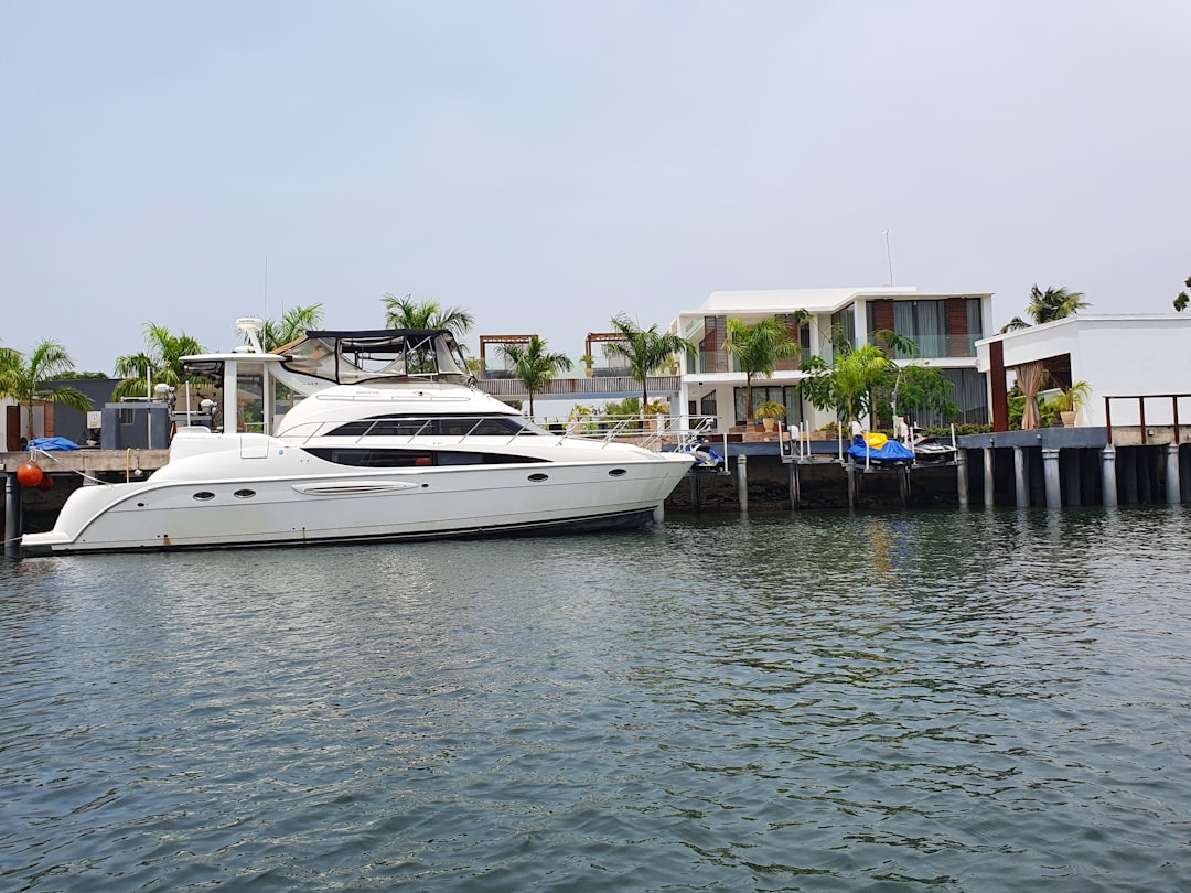 How to Experience Formula 1 Abu Dhabi Like a VIP with a Yacht Charter  